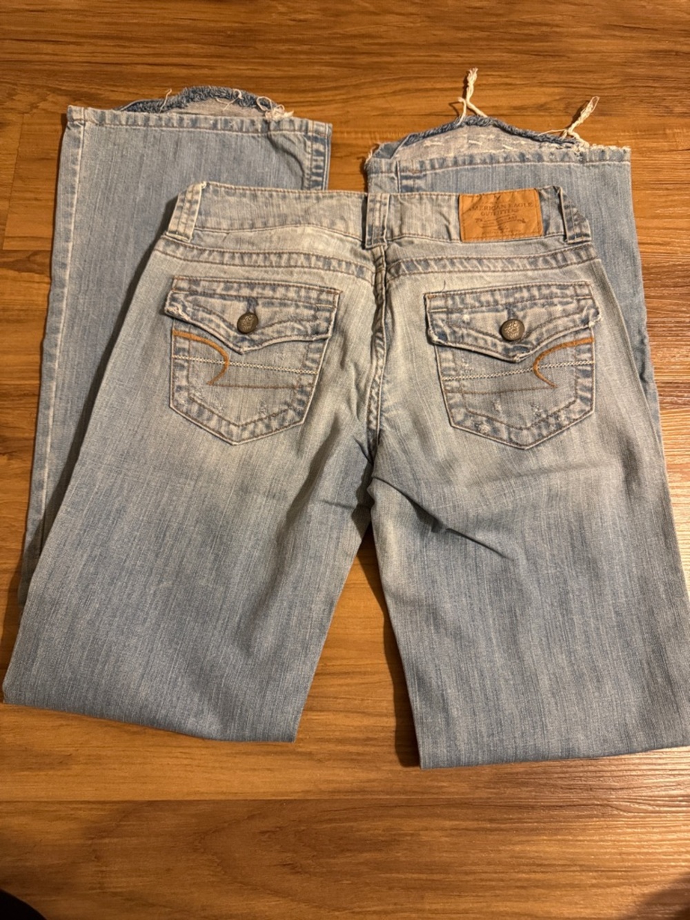 Women’s American Eagle Outfitters Light Wash Wide-Leg Jeans - Picture 4 of 5